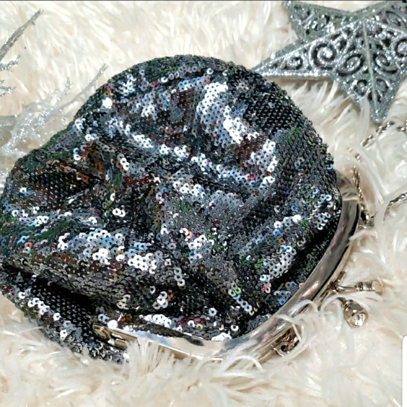 Expressions NYC Handbags - 🌞Sequin purse